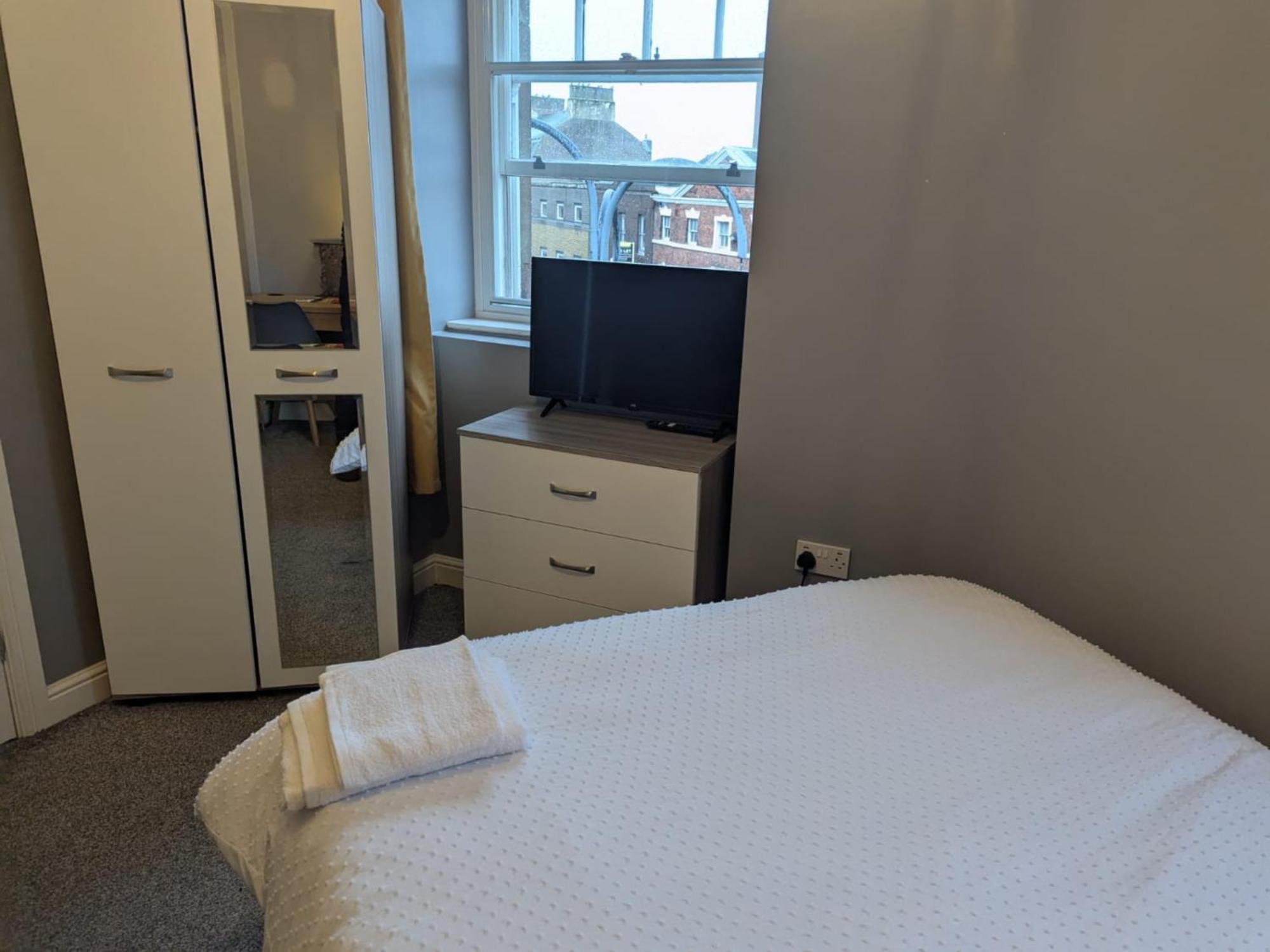 Darwin Stays - Service Accommodation In Newcastle Under Lyme City Centre Exterior foto